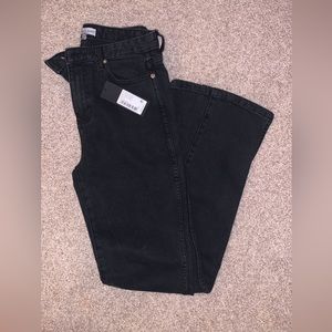 Gianni bini black straight leg jeans with slit at ankle. NWT size 26